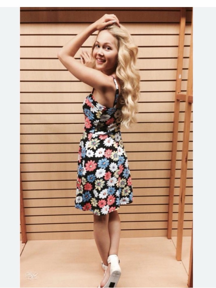 Floral Sundress With Multicolor Daisies